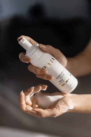 СЕБОРЕГУЛИРУЮЩАЯ ОЧИЩАЮЩАЯ ПЕНКА / 170 мл